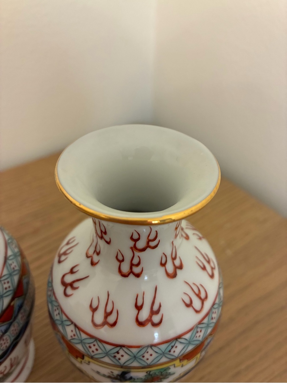 Vintage ACF Japanese Porcelain Ware Vases (Pair of 2) - Picture 8 of 8